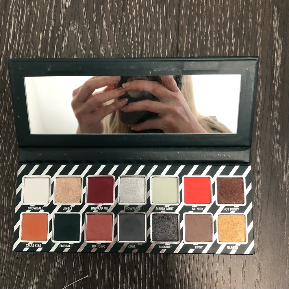 Kylie Cosmetics NAUGHTY eye shadows palette